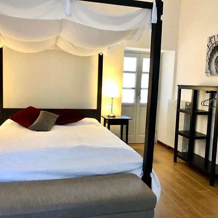 Villa Maghetti - Modernized Flat In Historic Palazzo In The Center Of Luino Eksteriør billede