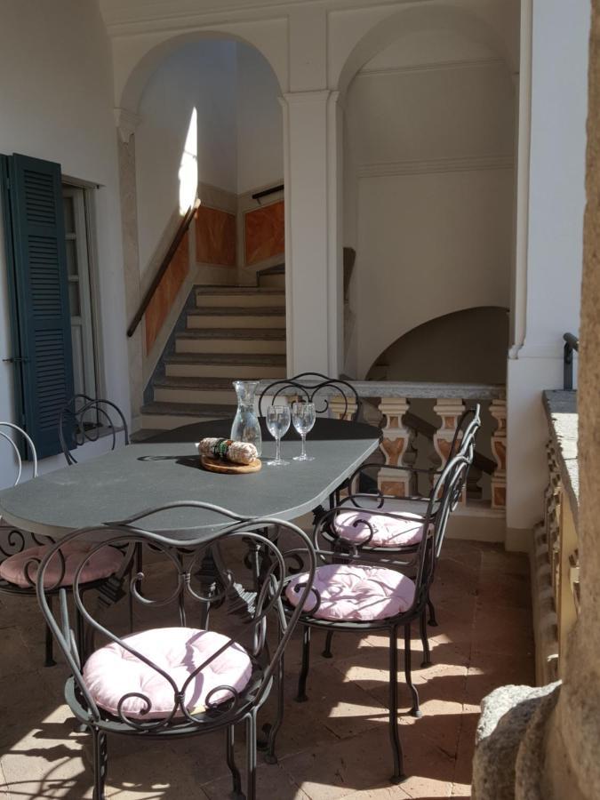 Villa Maghetti - Modernized Flat In Historic Palazzo In The Center Of Luino Eksteriør billede