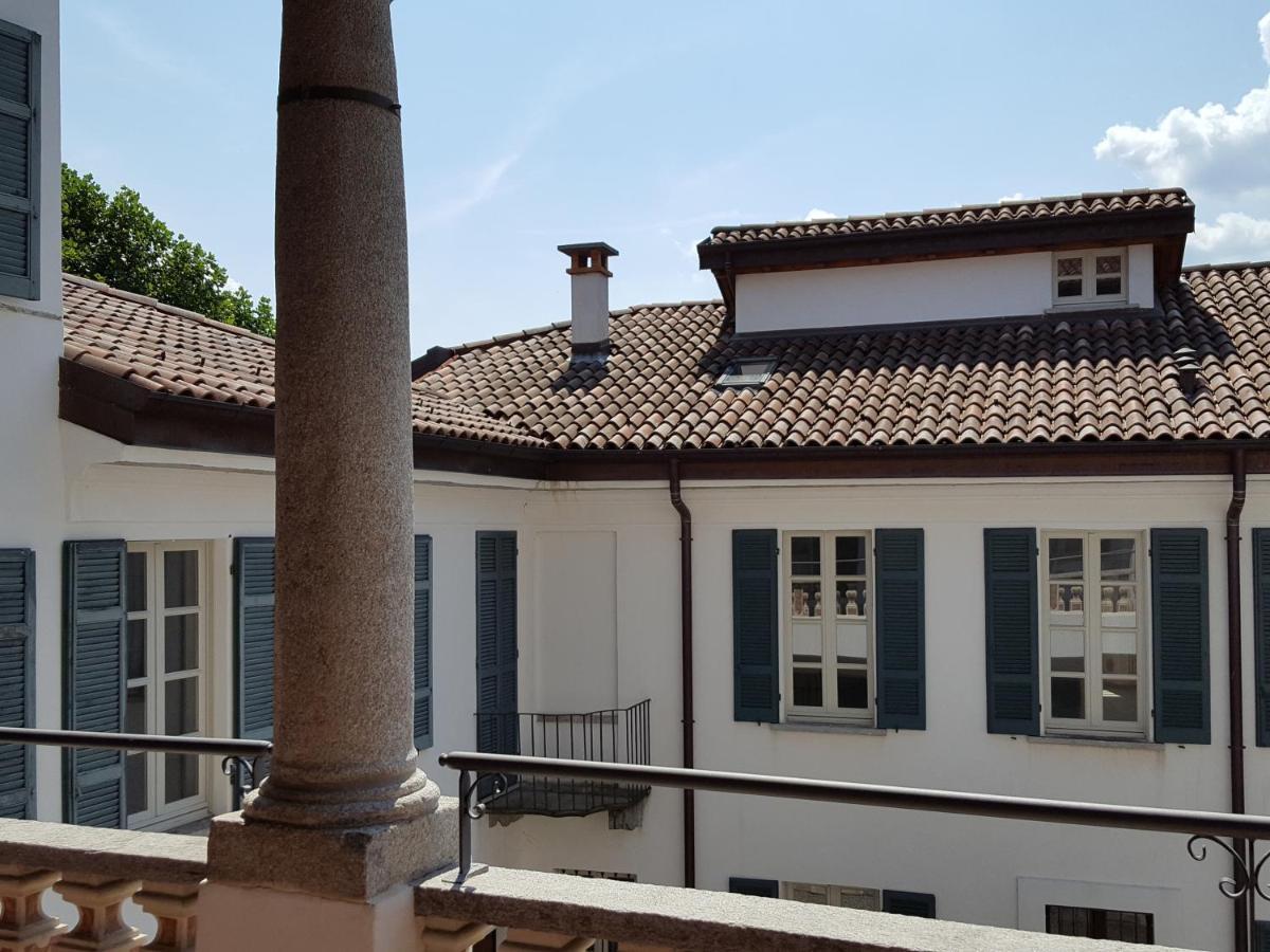 Villa Maghetti - Modernized Flat In Historic Palazzo In The Center Of Luino Eksteriør billede