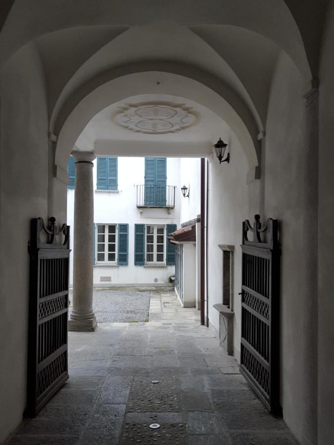 Villa Maghetti - Modernized Flat In Historic Palazzo In The Center Of Luino Eksteriør billede